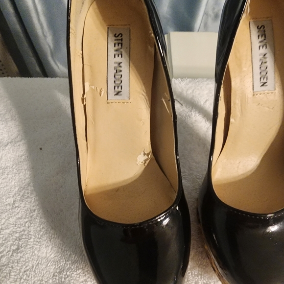 Steve Madden pumps with  black and leopard and red heel - Picture 7 of 7